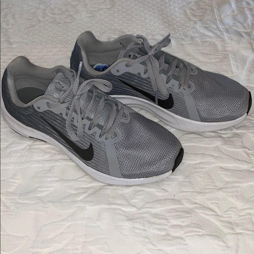 Nike Downshifter 8 tennis shoe - Picture 1 of 2